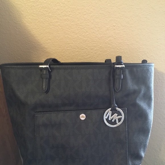 Michael Kors Handbags - Micheal Kors Shoulder Bag